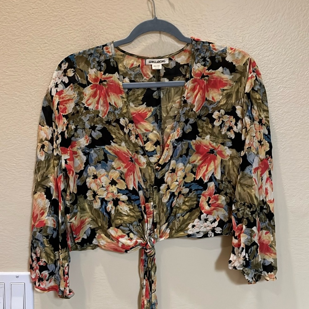 Billabong women’s multicolor floral cropped tie front top